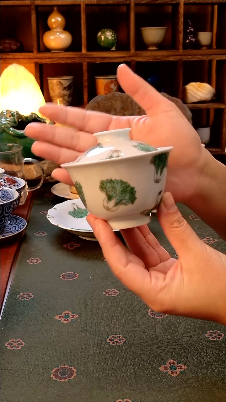 【手工手绘古彩白菜盖碗】