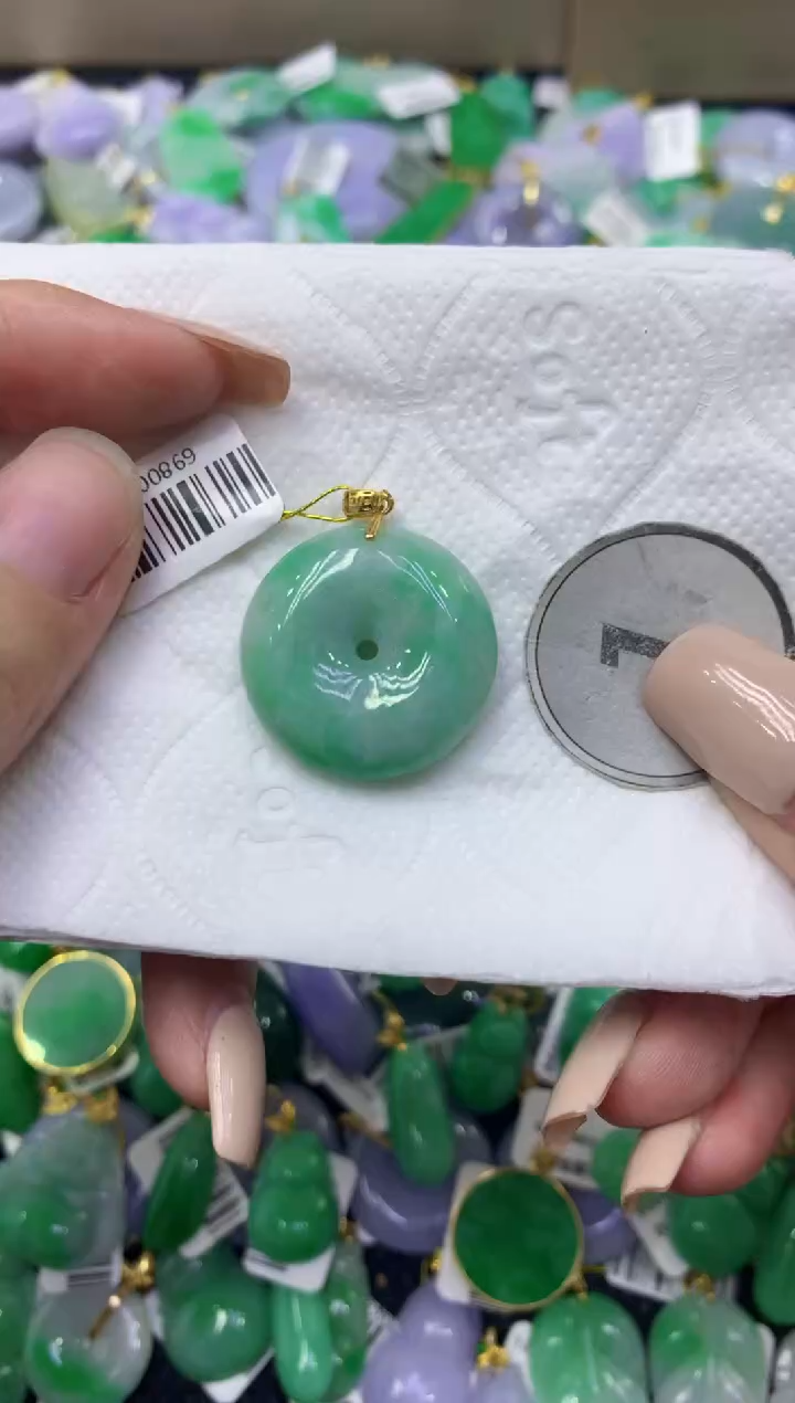 颈饰未镶嵌翡翠天然缅甸翡翠A货