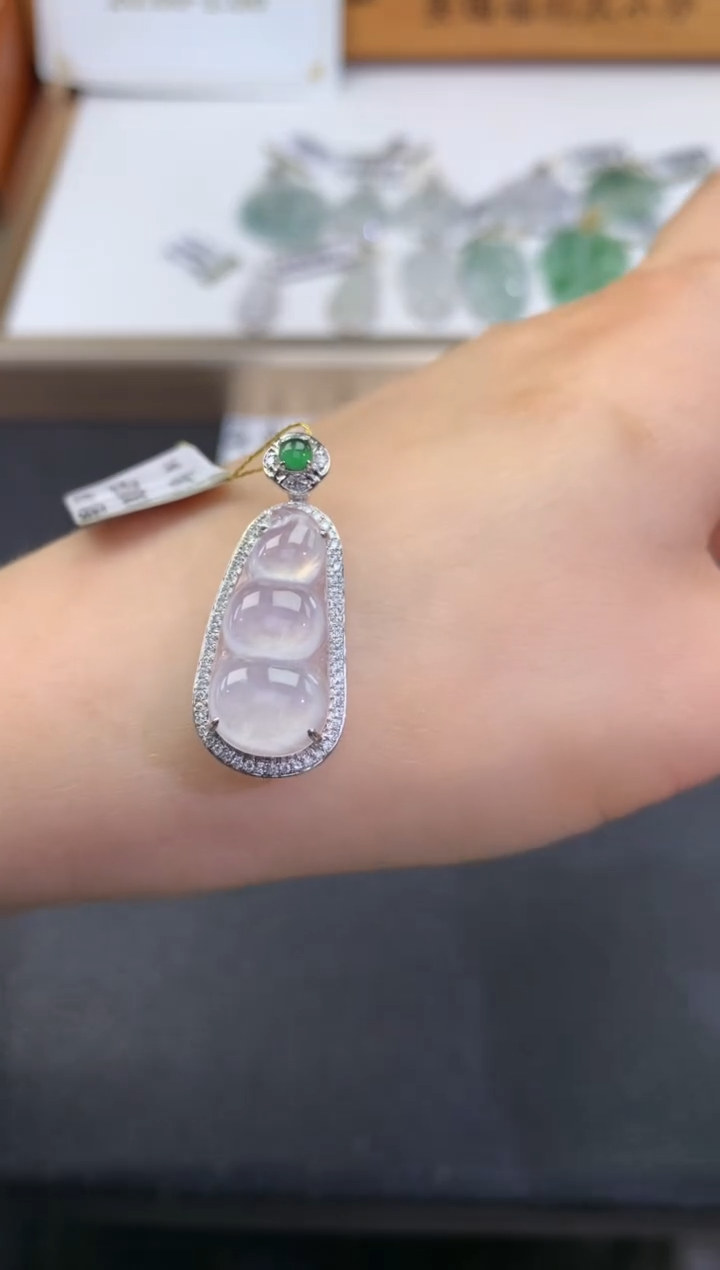 【闪购商品】翡翠颈饰18K金镶嵌