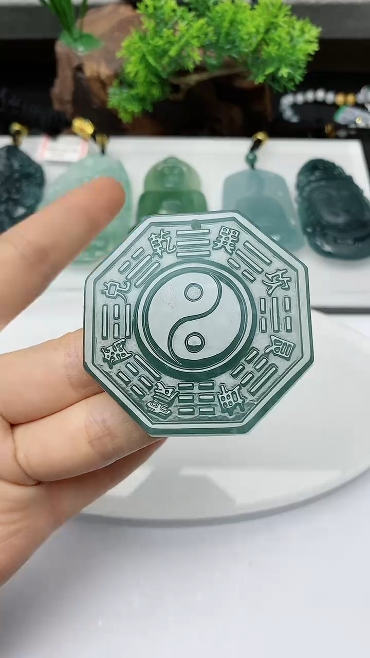 【闪购商品】翡翠颈饰未镶嵌