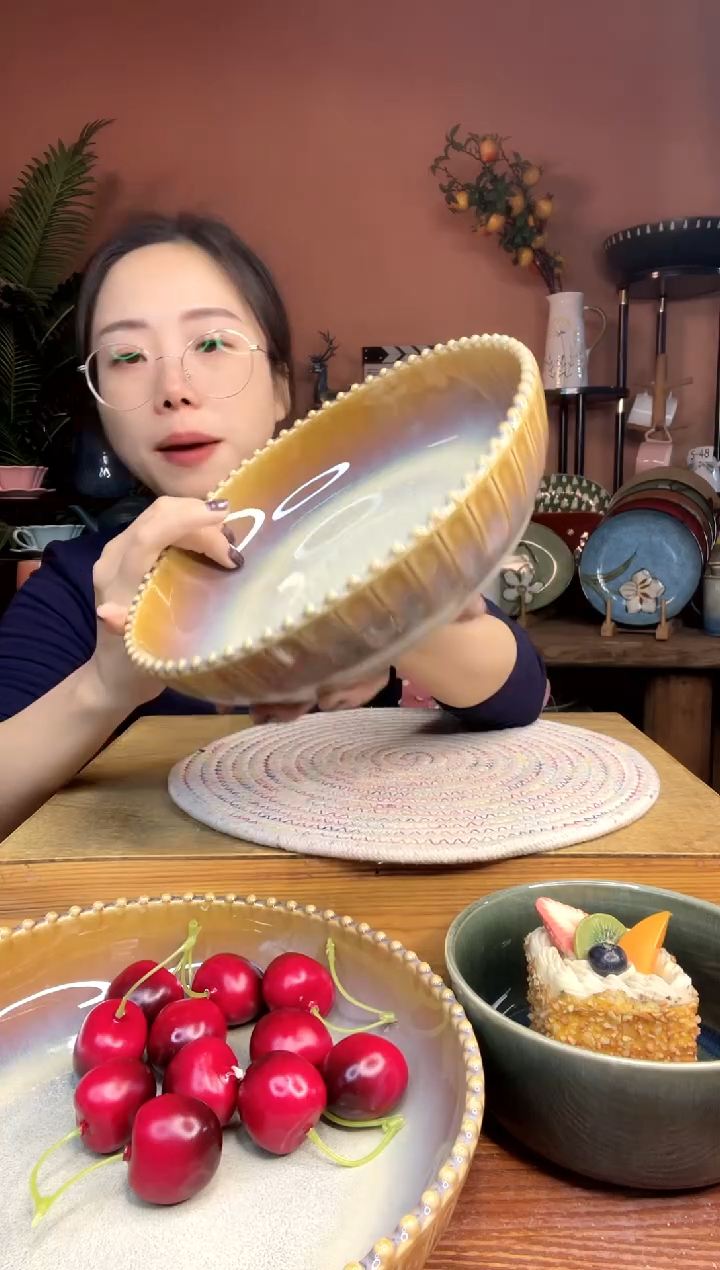 陶瓷8.5英寸珠点深盘微瑕疵