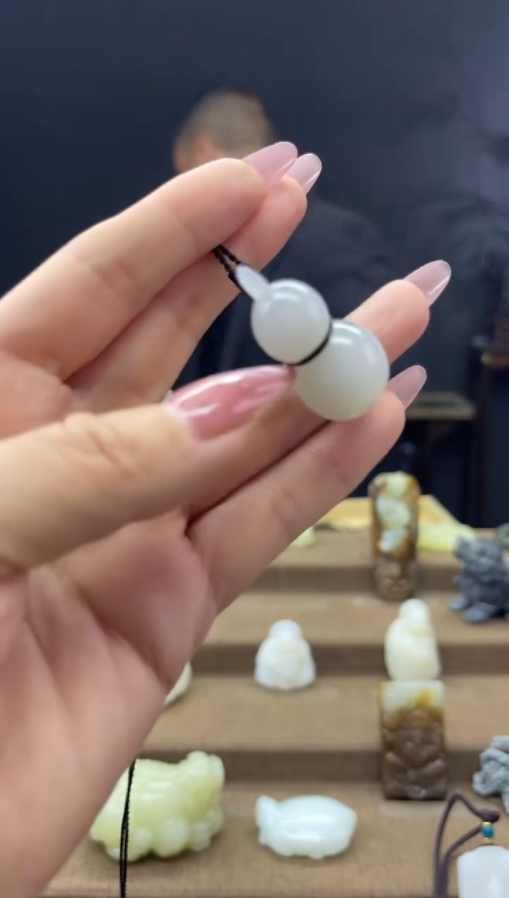 颈饰未镶嵌和田玉1