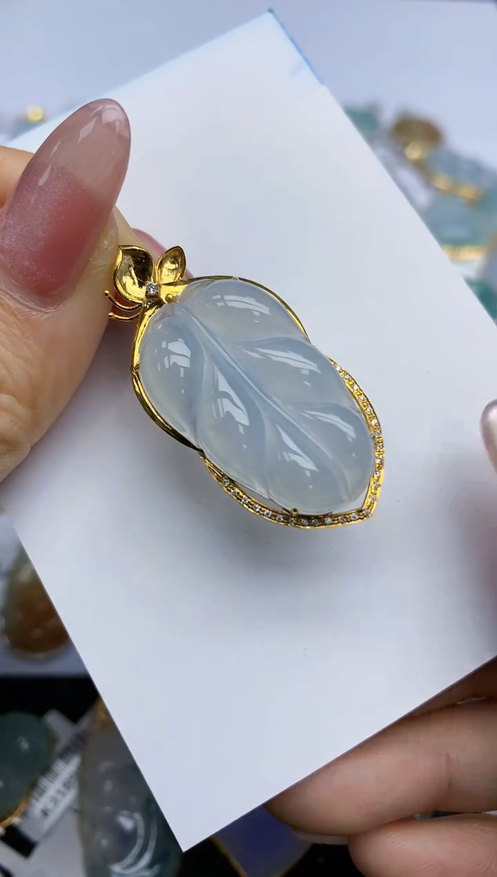 【闪购商品】翡翠挂件18K金镶嵌天然翡翠A货