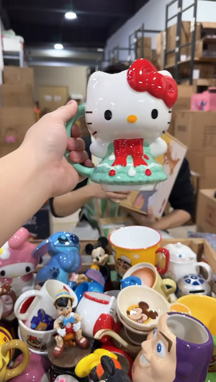 瓷片绿色裙子kt全身杯