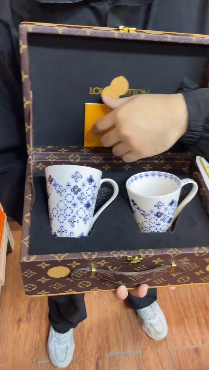 杯鸿辉家品牌瓷器，京东包邮！