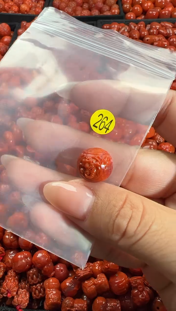 颈饰未镶嵌南红玛瑙1