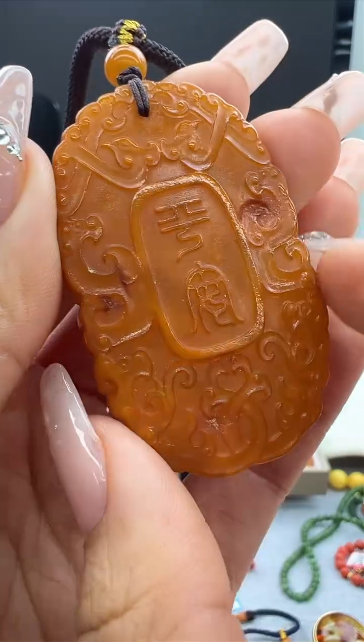 【闪购商品】琥珀颈饰未镶嵌580秒拍号