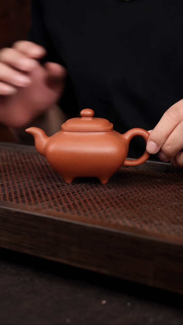 【闪购商品】紫砂茶壶黄龙路降坡传炉【带矿标证书】