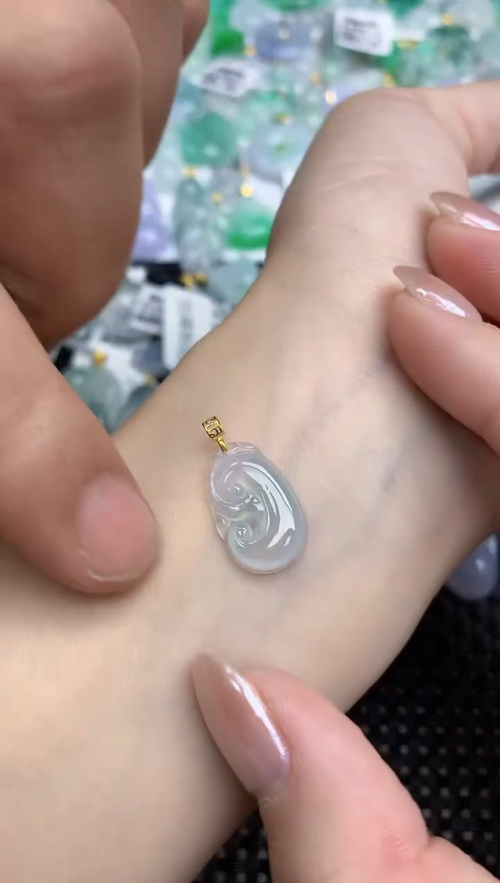 颈饰18K金镶嵌翡翠天然缅甸A货翡翠百元以上9米证书费自理