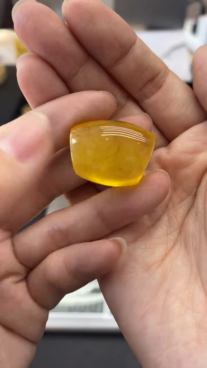 琥珀未镶嵌珠宝奇石2110