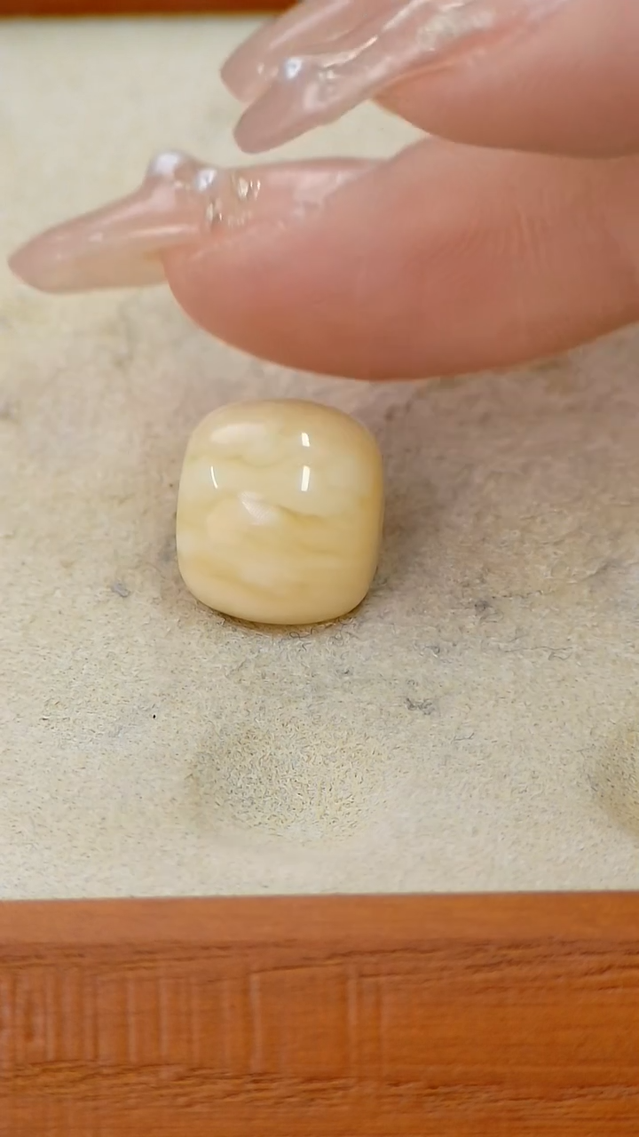 【闪购商品】蜜蜡裸石未镶嵌俄料全品12+mm1.164克