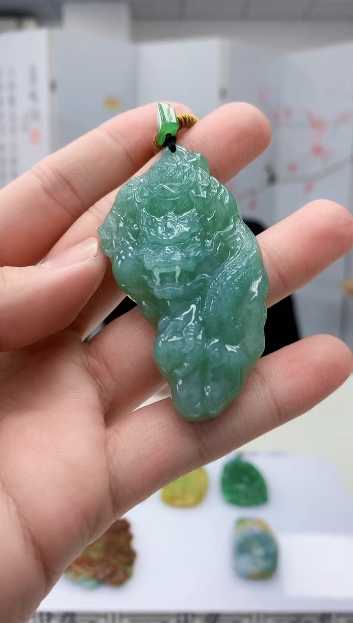 【闪购商品】定制翡翠未镶嵌4852bb-毛货挂件38