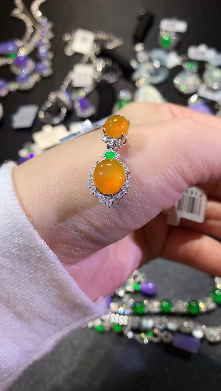 【闪购商品】翡翠吊坠(不含链)18K金镶嵌106-蛋面