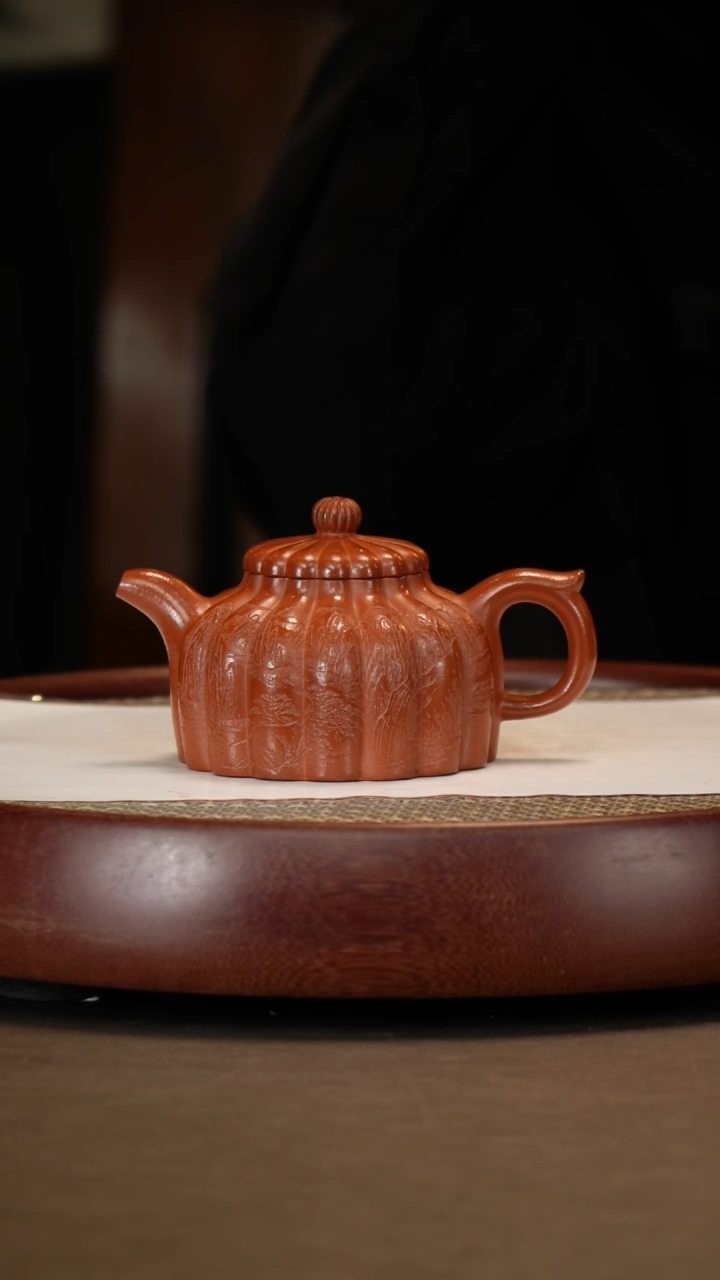 【闪购商品】紫砂茶壶【王芳】寅春红泥筋纹半菊  240CC