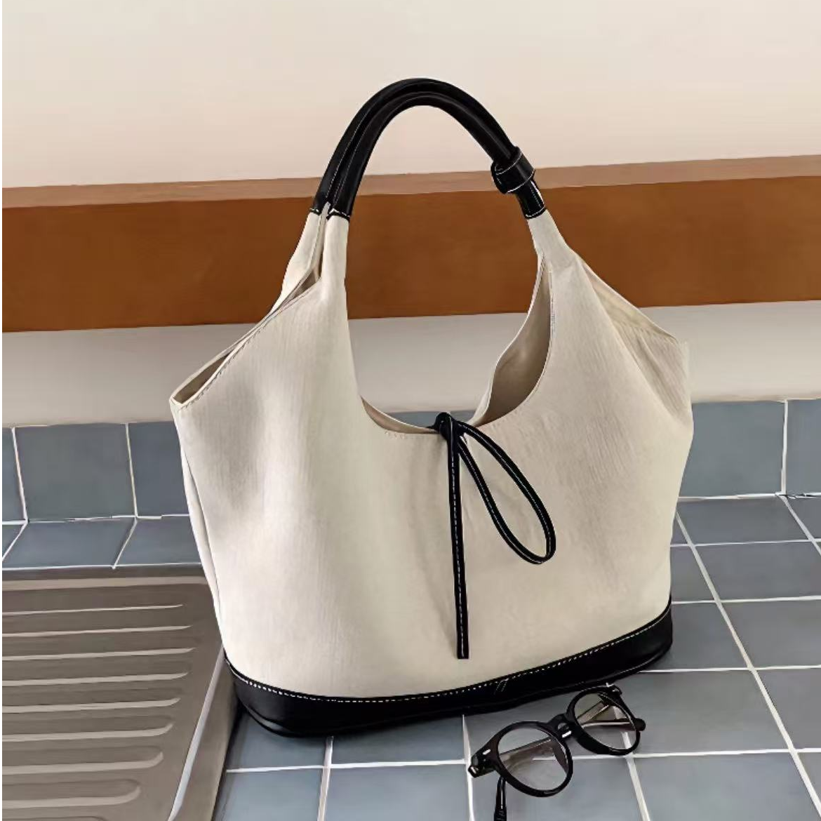 编码551—600 小众设计单肩斜挎包