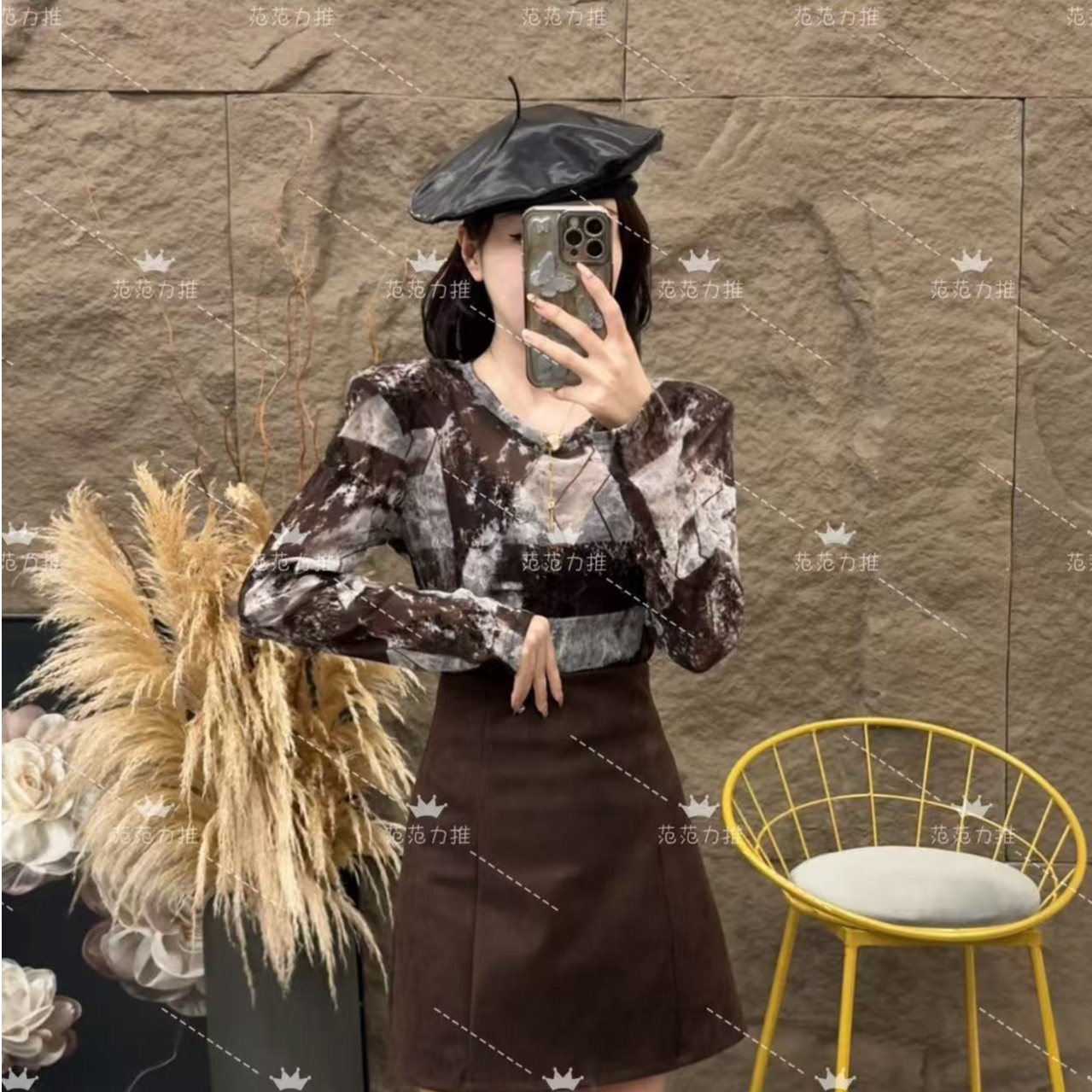 范范力推--辣妹双层网纱植绒垫肩短款T恤女2025秋复古高级感上衣