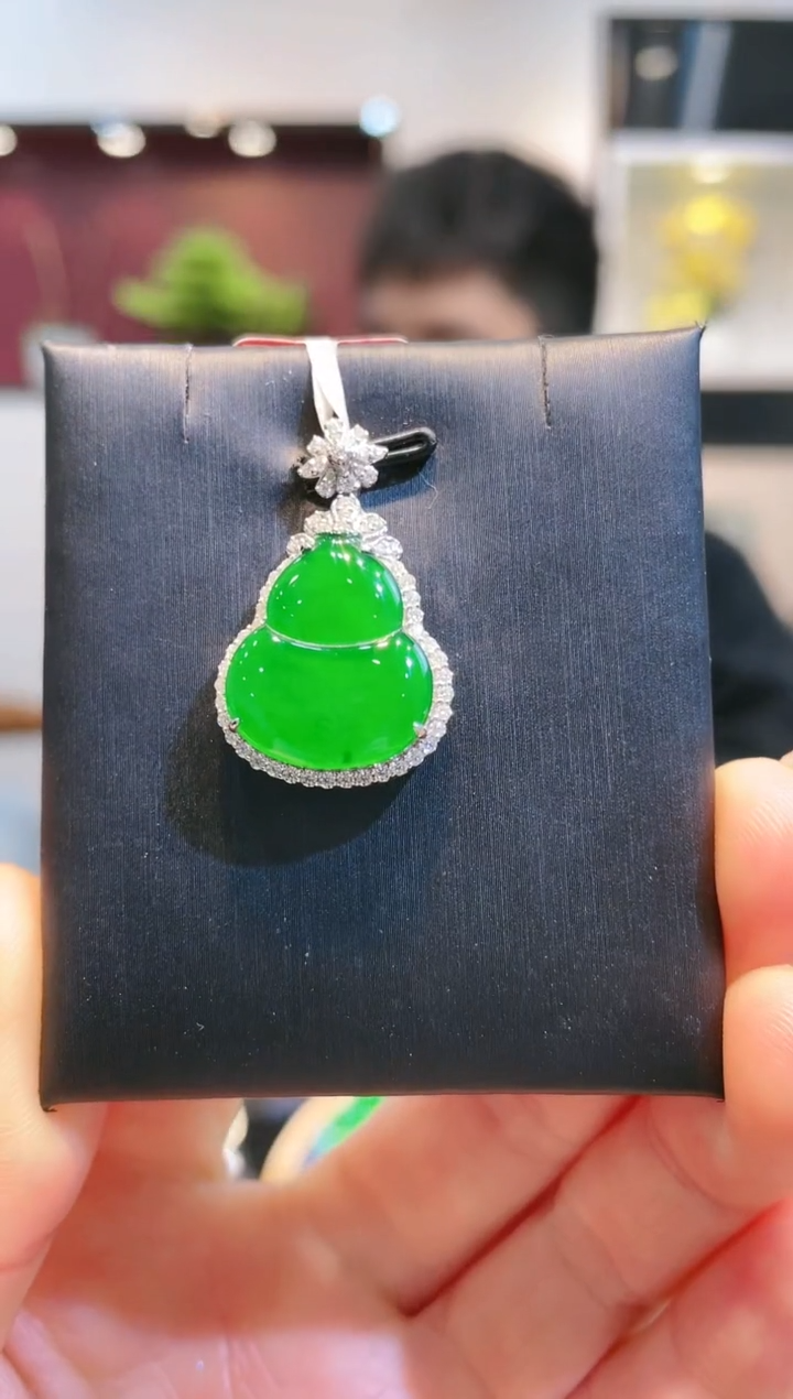 【闪购商品】翡翠颈饰18K金镶嵌A24天然A货翡翠吊坠
