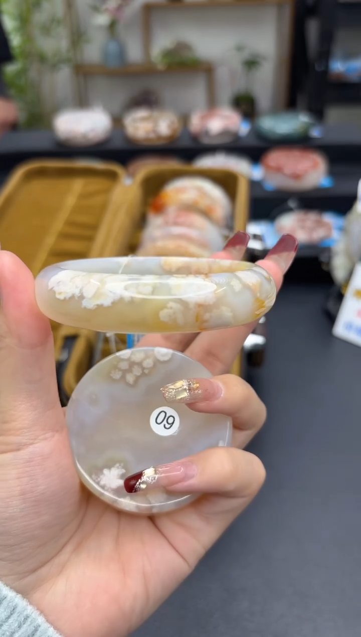 【闪购商品】石英质玉手镯未镶嵌C868(59圈赠送镯心)