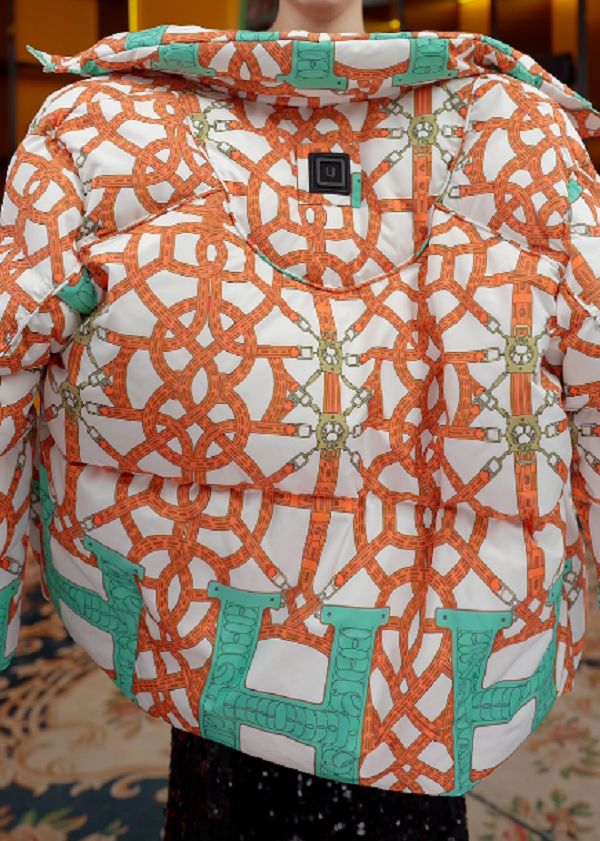 HT-2025 秋冬新款复古锁链印花立领羽绒服女