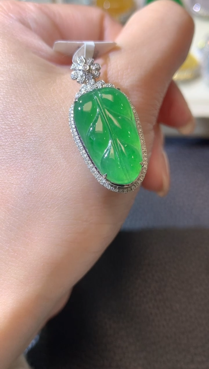 【闪购商品】翡翠吊坠(不含链)18K金镶嵌B35