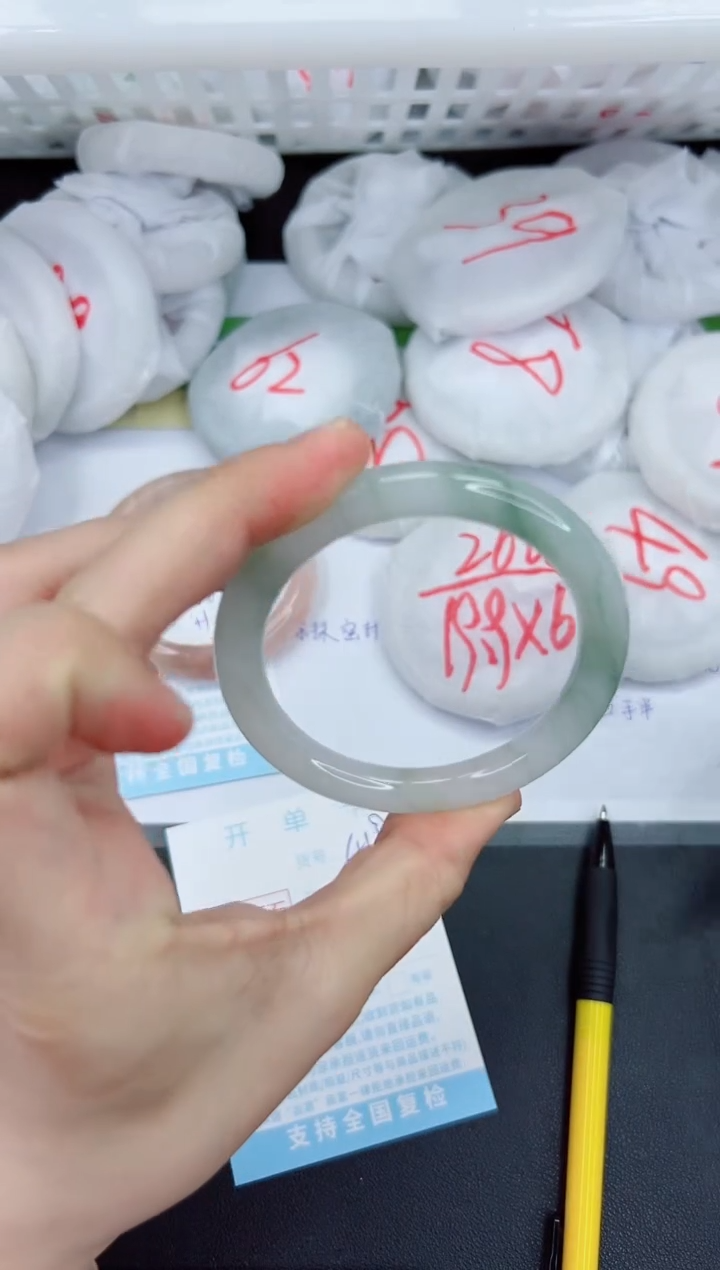 【闪购商品】石英质玉手镯未镶嵌419-57.5