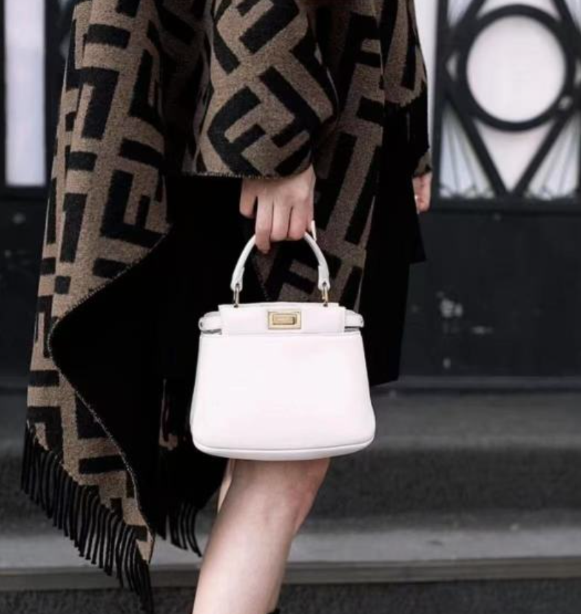 95新 FENDI/芬迪 FEND xs peekabooiconic手袋包 底长20 20年