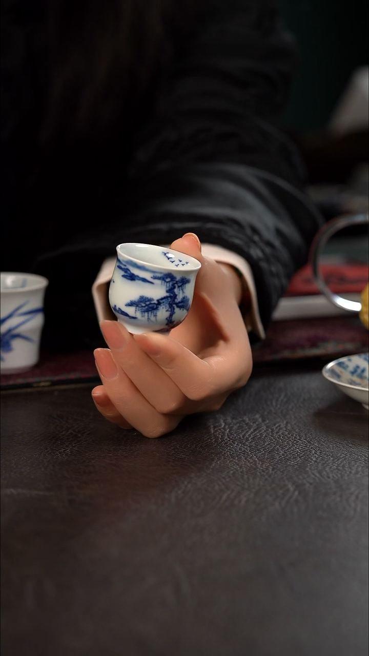 40c 厚力煊期云山水小玉兰杯 秋松渡云