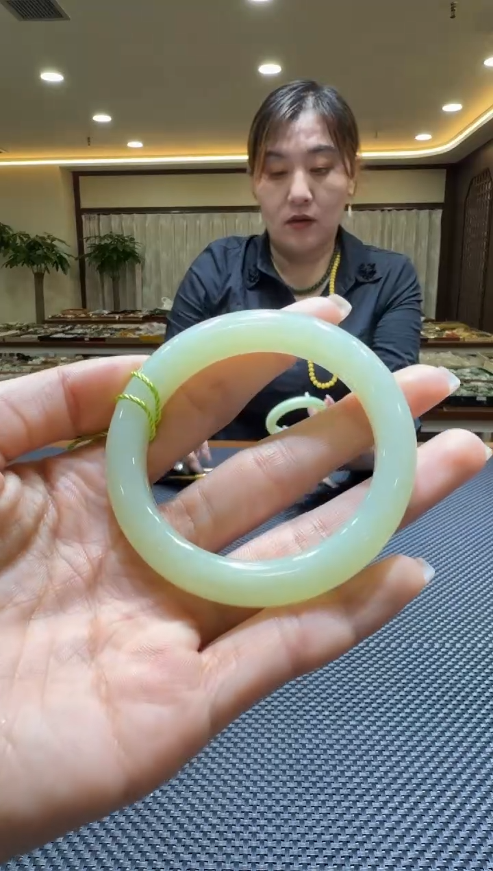 颈饰未镶嵌和田玉手镯52