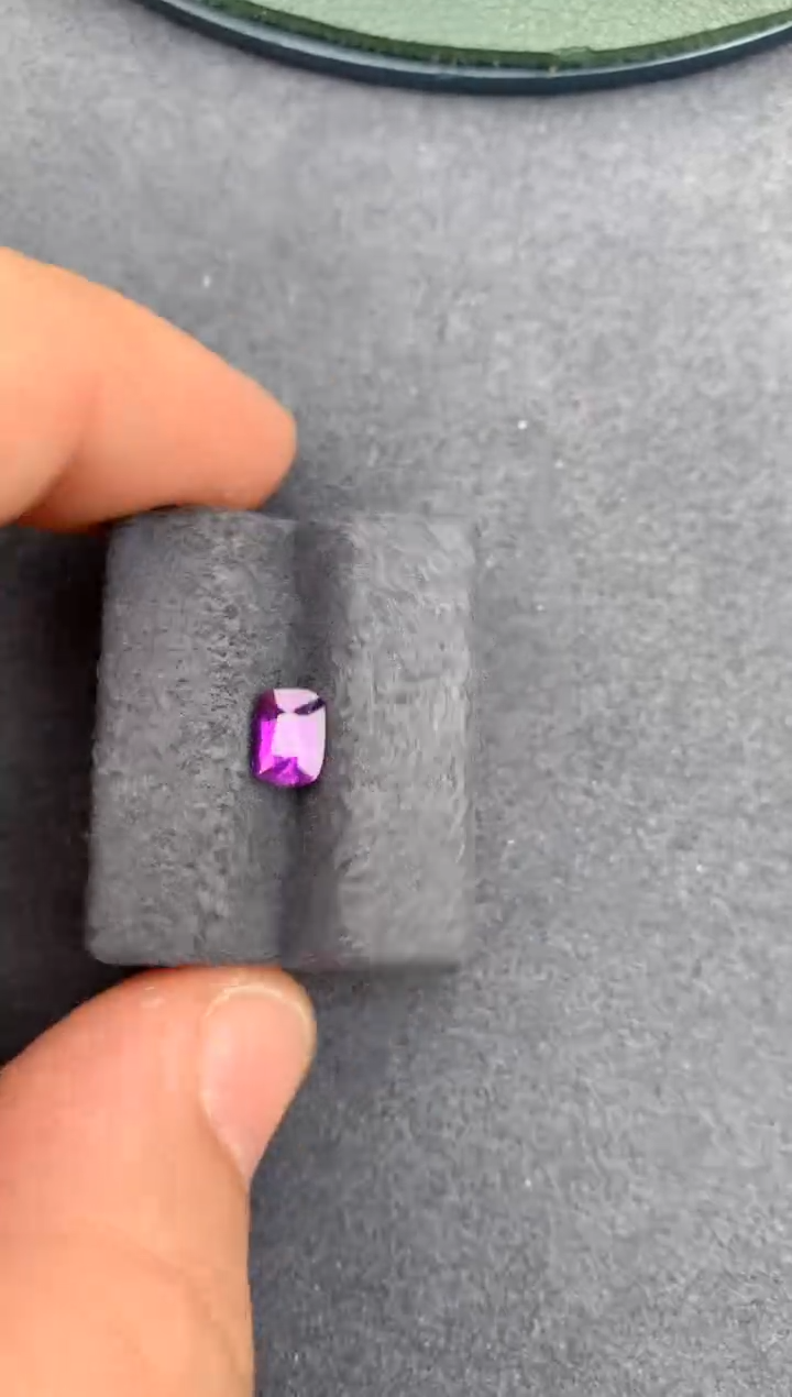 【闪购商品】彩色蓝宝石裸石未镶嵌1ct紫蓝宝