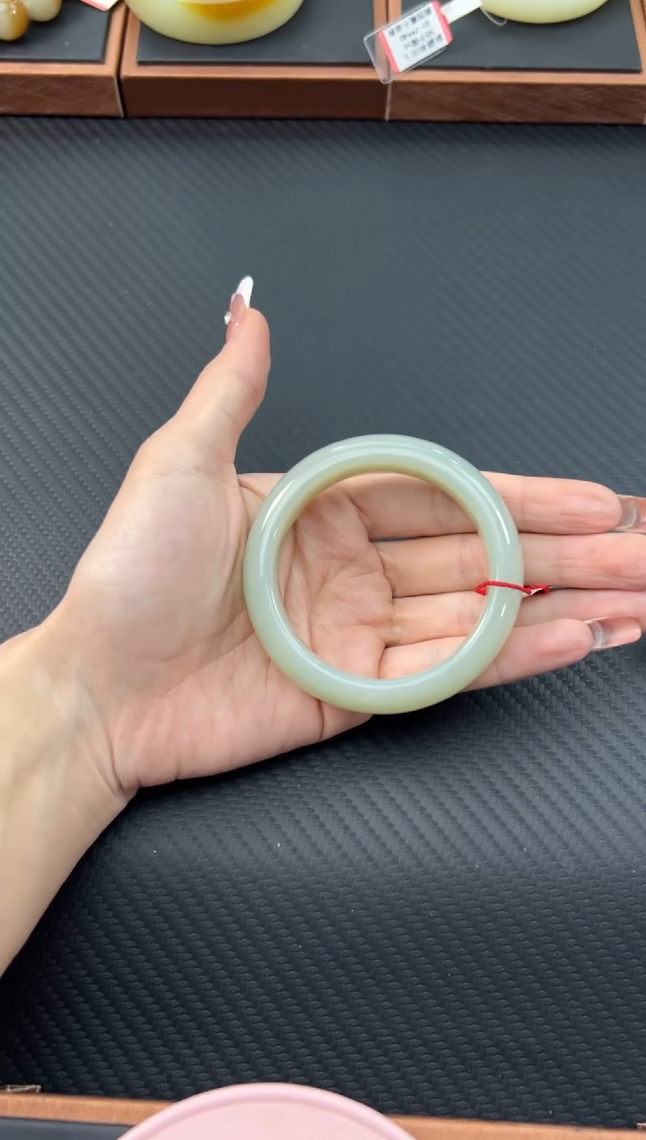 【闪购商品】和田玉手镯未镶嵌且末微色差近矿53+手镯