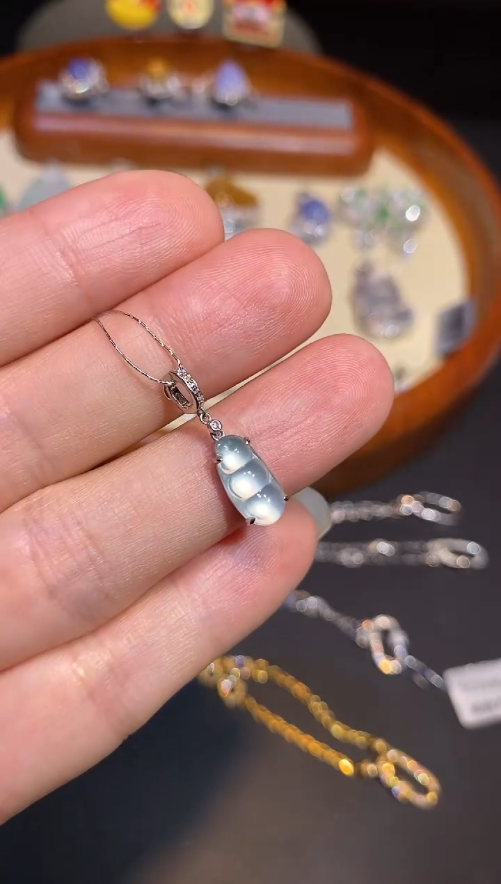 【闪购商品】翡翠18K金镶嵌颈饰吊坠