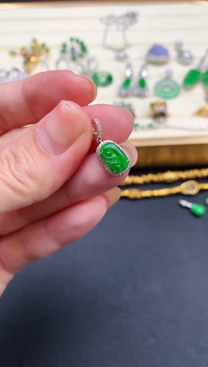 翡翠18K金镶嵌吊坠(不含链)如意|2500+0