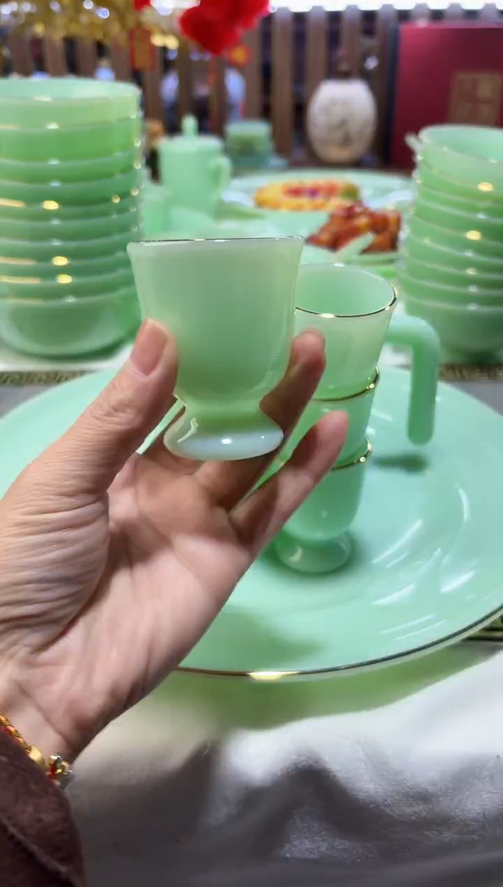 玉瓷高脚酒杯10只