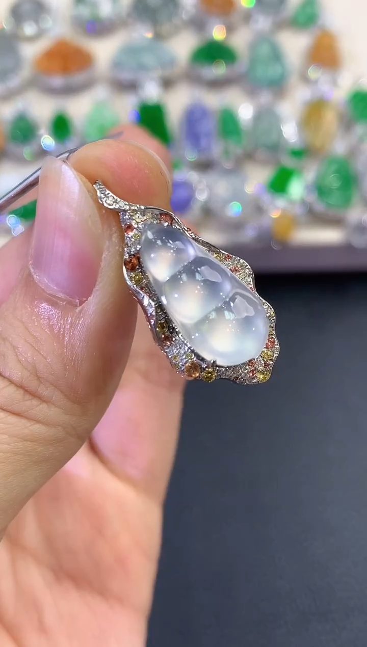 【闪购商品】翡翠吊坠(不含链)18K金镶嵌D13     