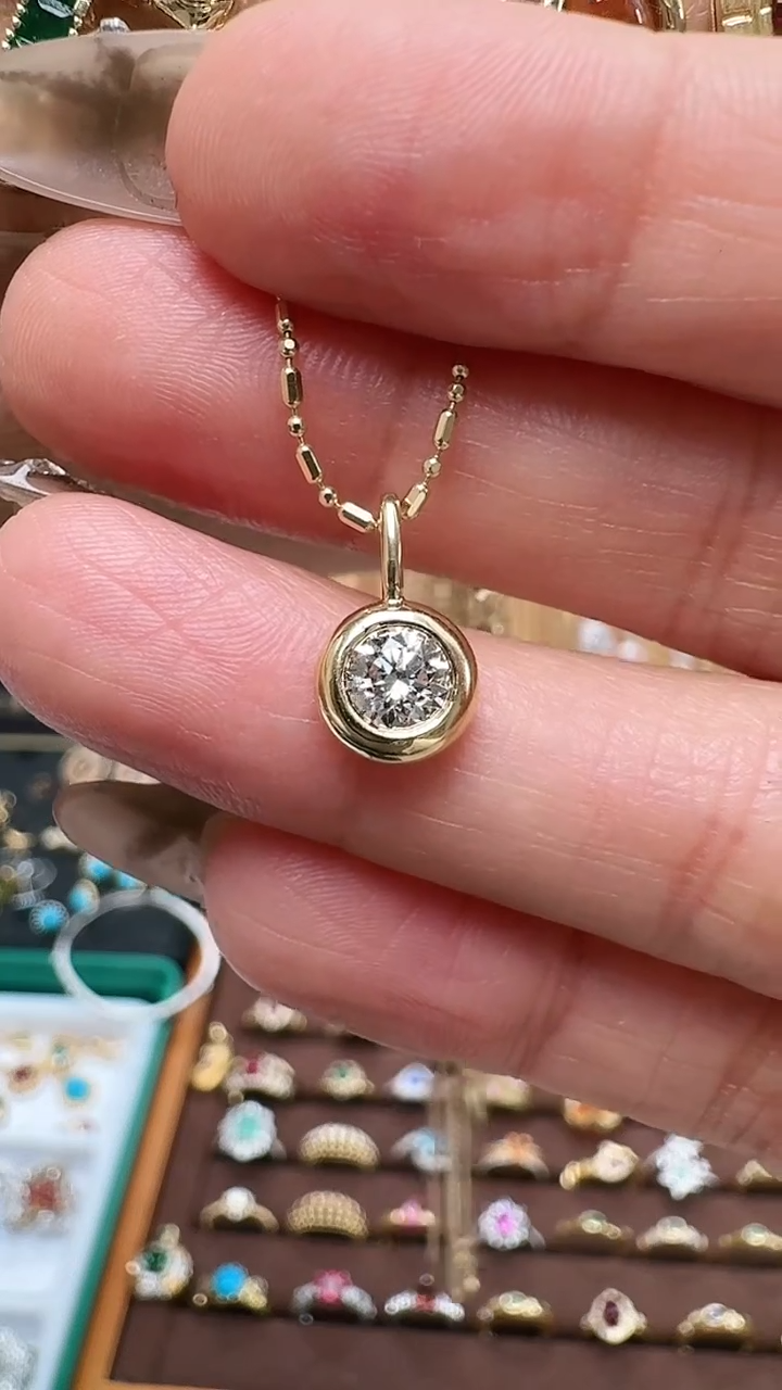 【闪购商品】钻石吊坠(不含链)18K金镶嵌18K金40份钻石吊坠