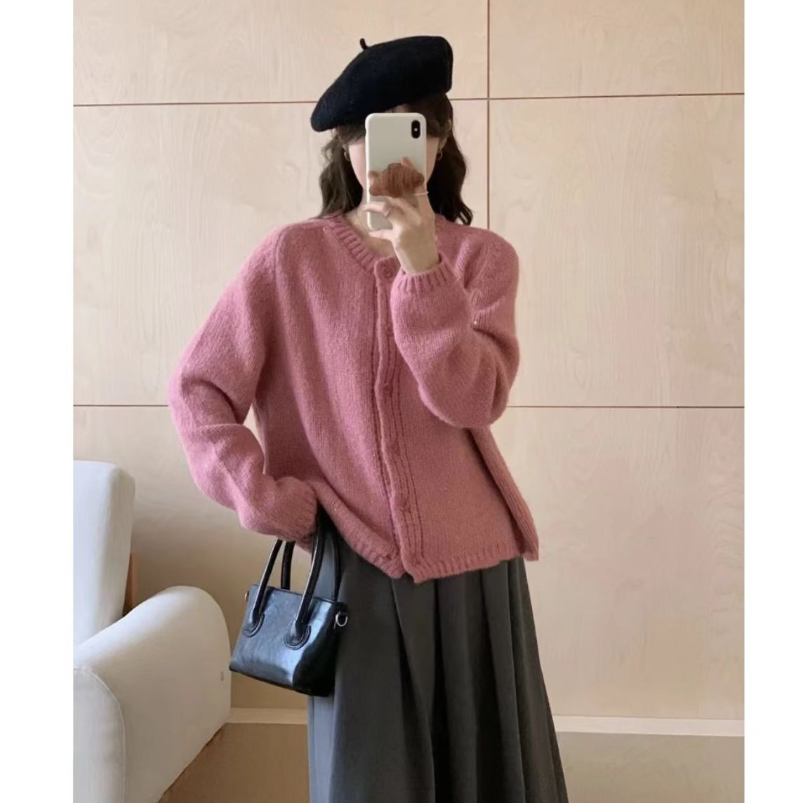 526 洋气减龄粉色圆领针织开衫女长袖上衣526