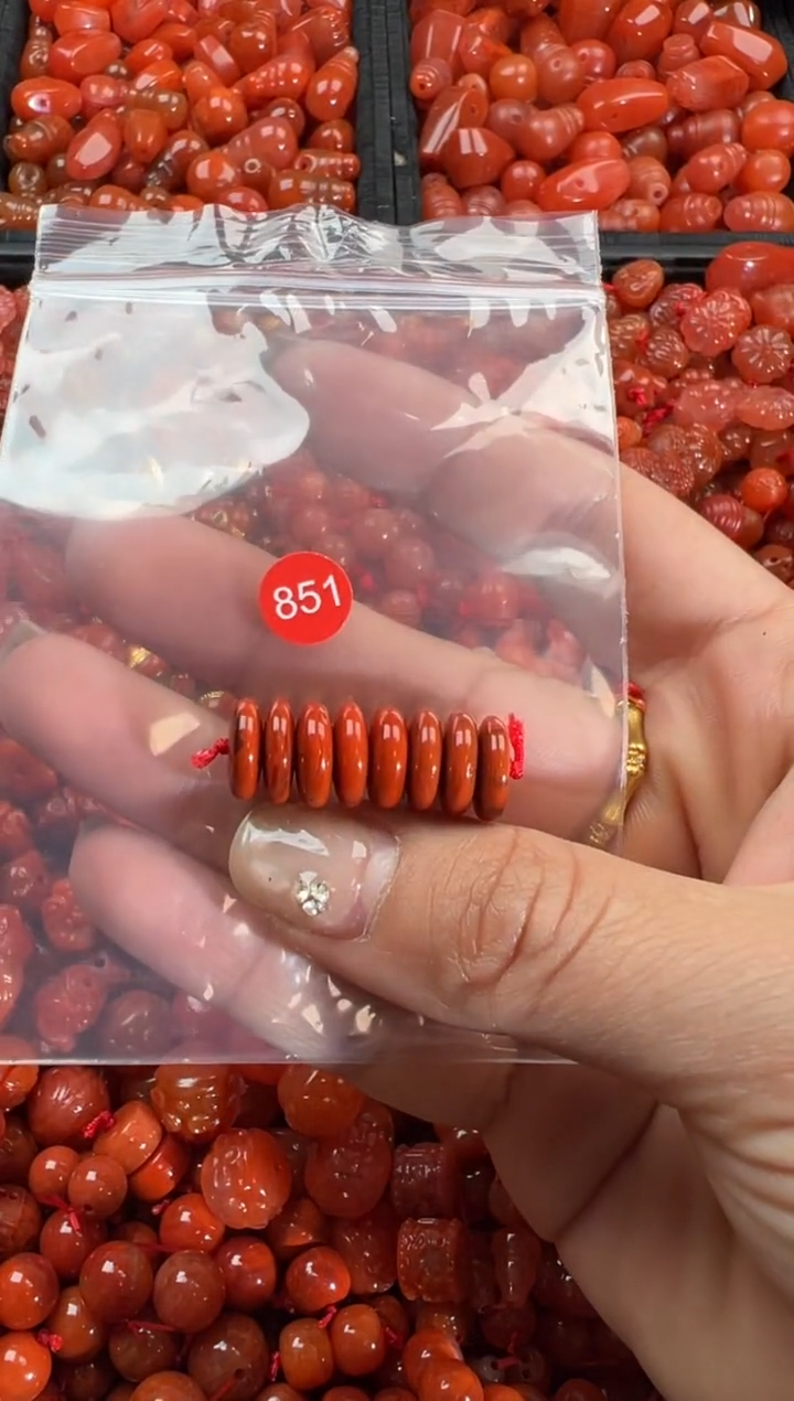 【闪购商品】南红玛瑙颈饰未镶嵌1