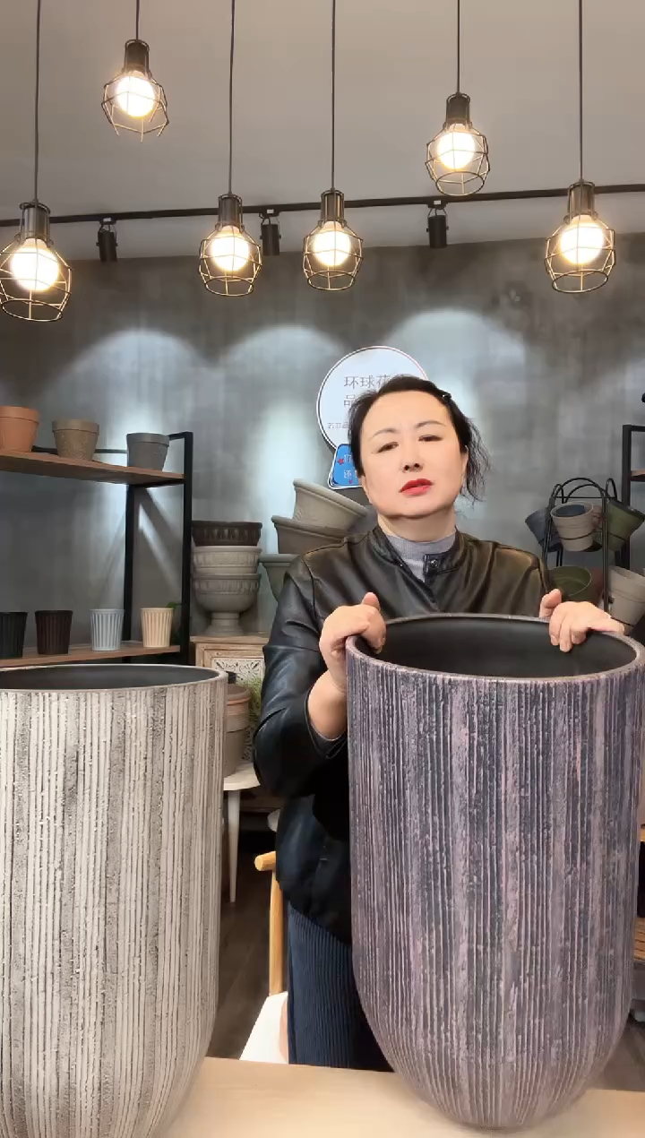 【闪购商品】塑料小号石纹盆深色1只