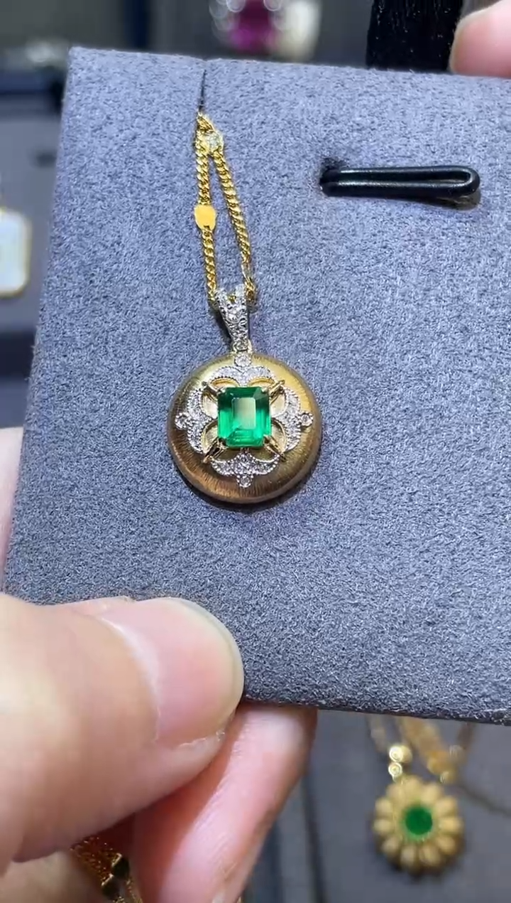 【闪购商品】祖母绿吊坠(不含链)18K金镶嵌0.45ct