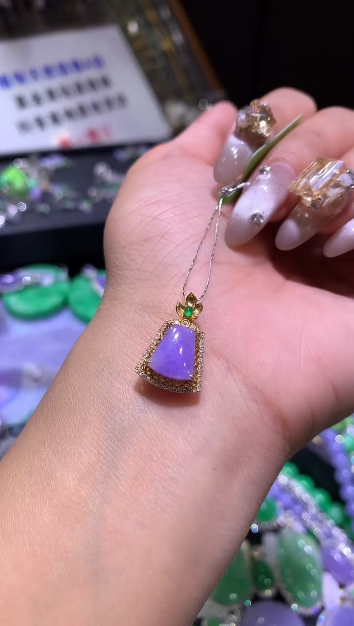 【闪购商品】翡翠吊坠(不含链)18K金镶嵌无事牌