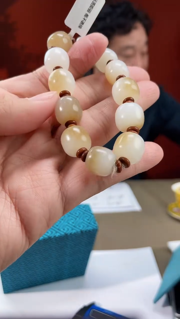 【闪购商品】定制和田玉多样性发货拍一发一02270