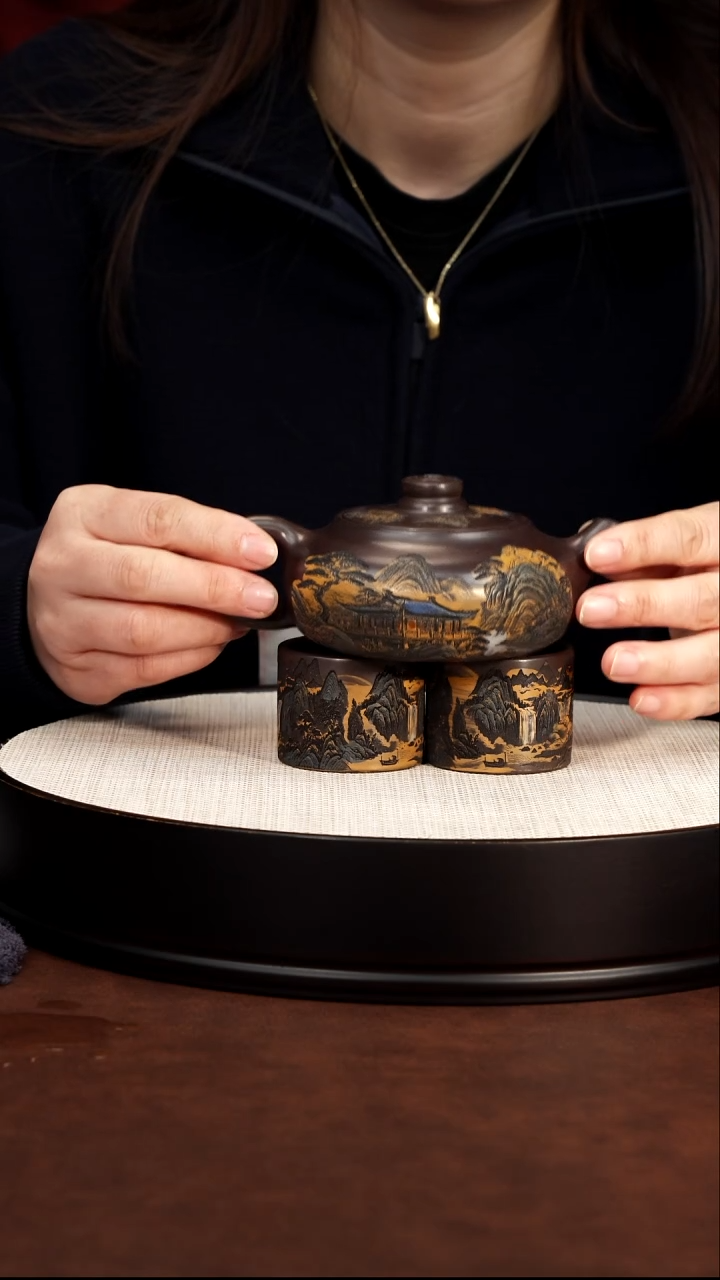 茶壶紫砂彩刻道洪汉瓦套组 赤龙血砂 赵园