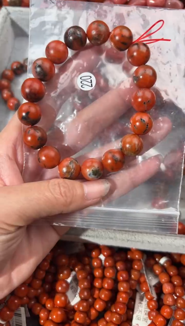 南红玛瑙手镯未镶嵌12+