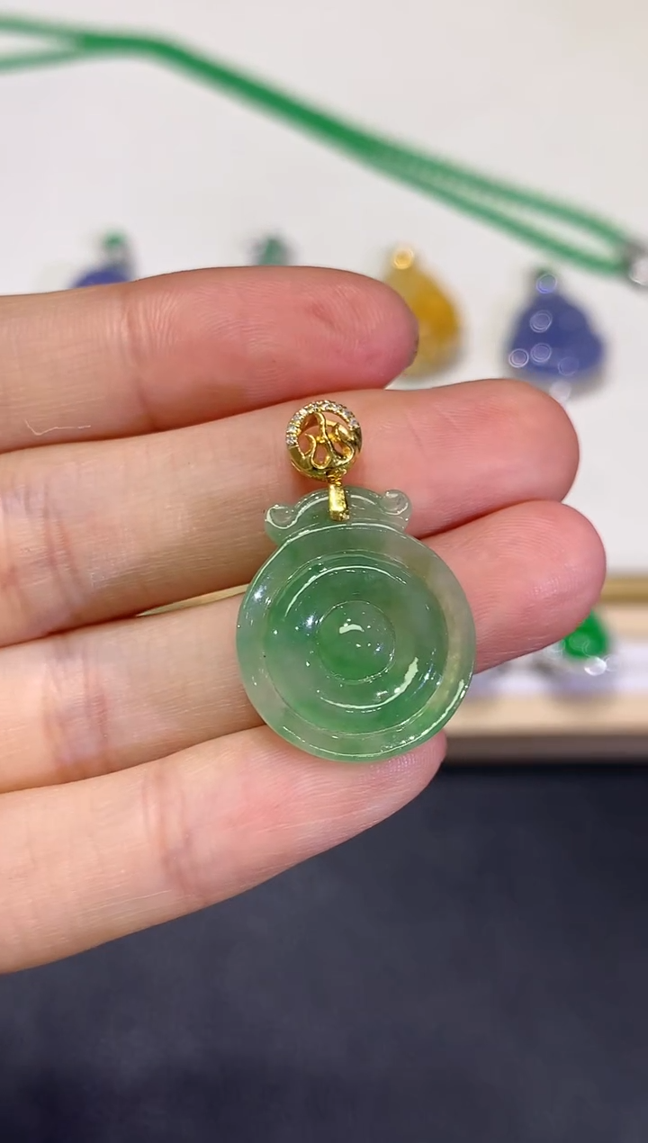 【闪购商品】翡翠颈饰18K金镶嵌13团购