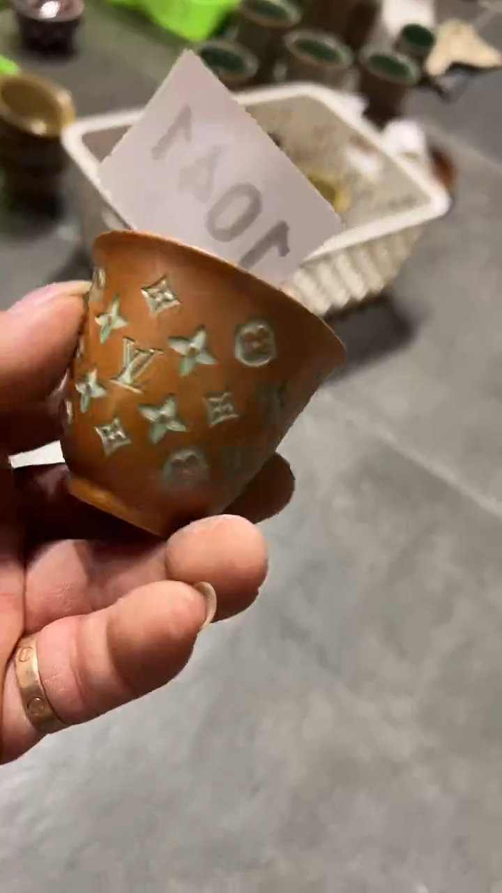 龙泉窑老花斗笠杯微瑕1041