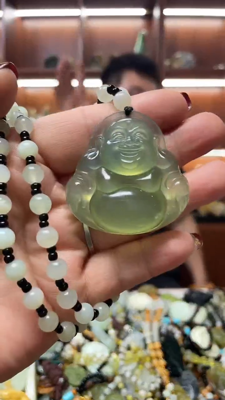 未镶嵌蛇纹石玉吊坠     