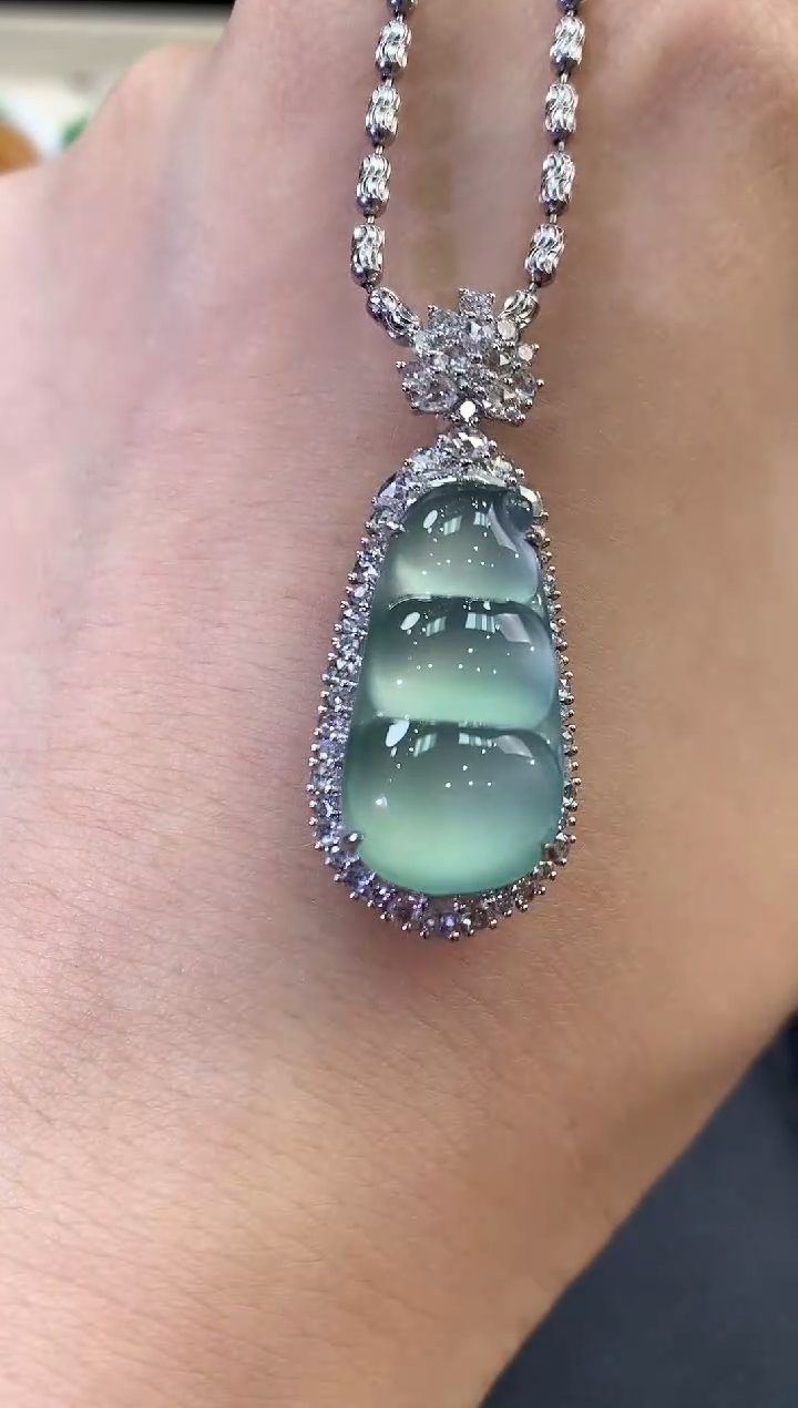 【闪购商品】翡翠吊坠(不含链)18K金镶嵌D64