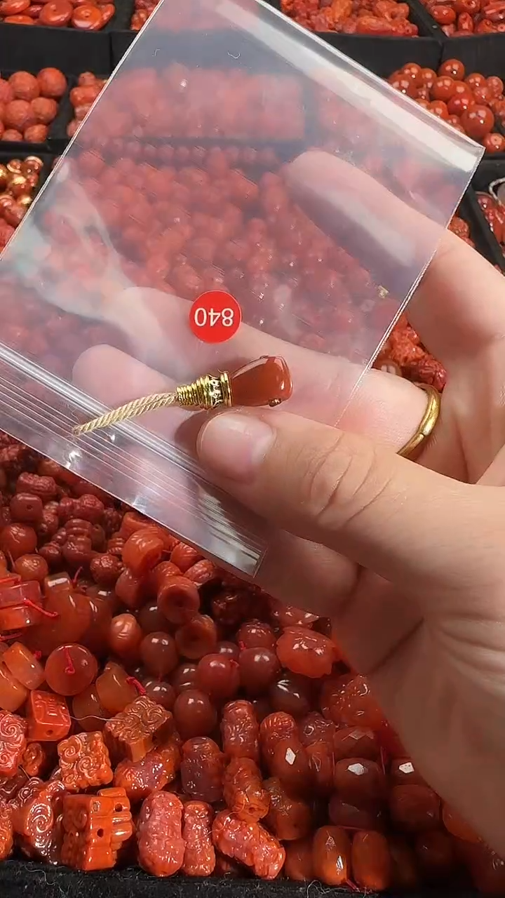 颈饰未镶嵌南红玛瑙1