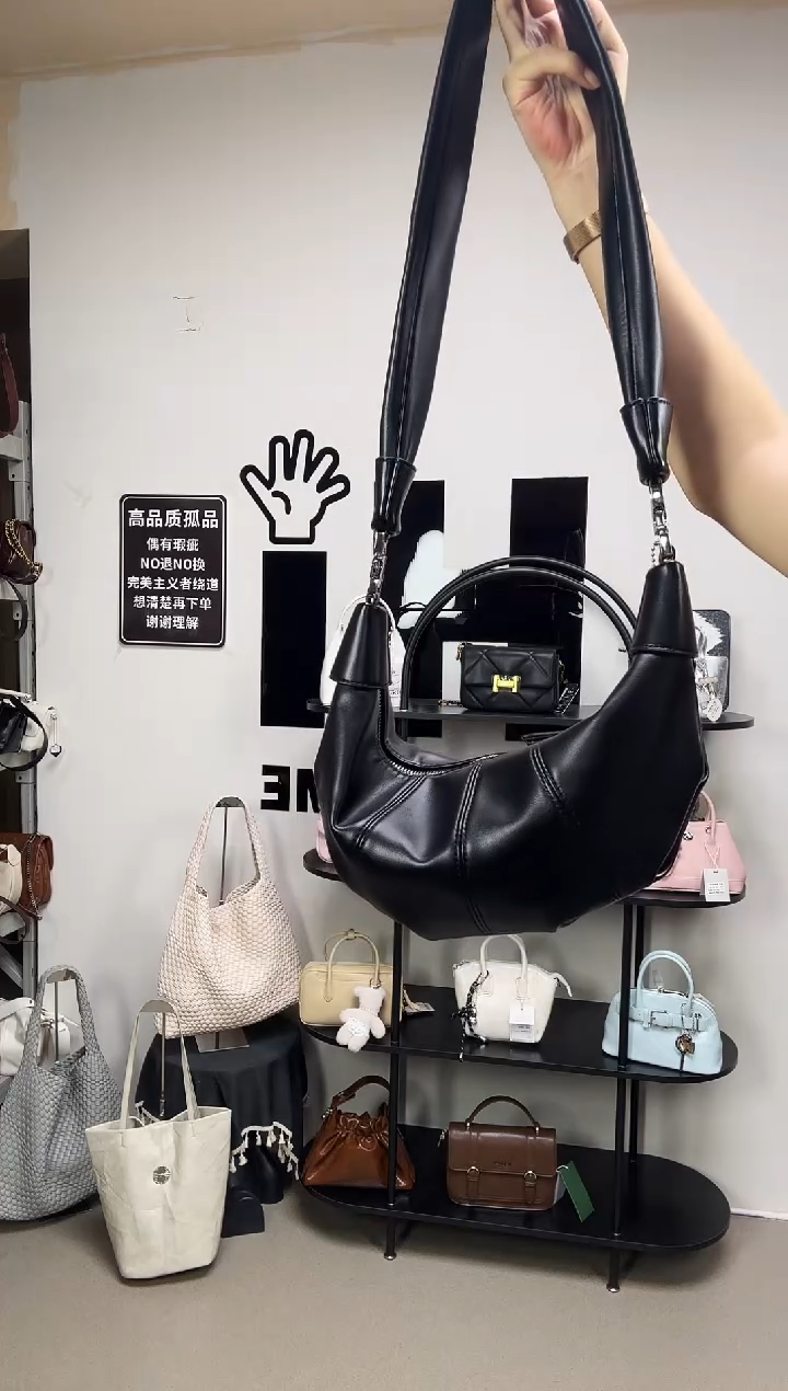 小牛皮（革）彩汐小众女包：97