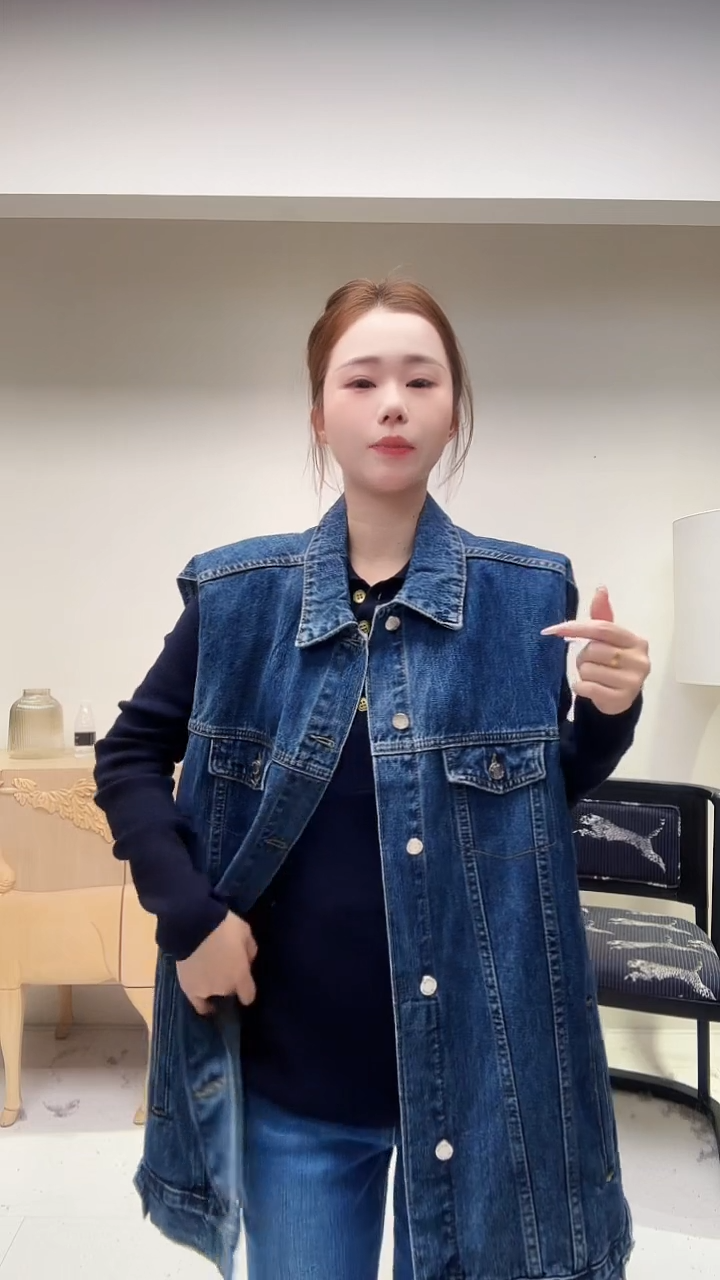 经典牛仔蓝水洗马甲